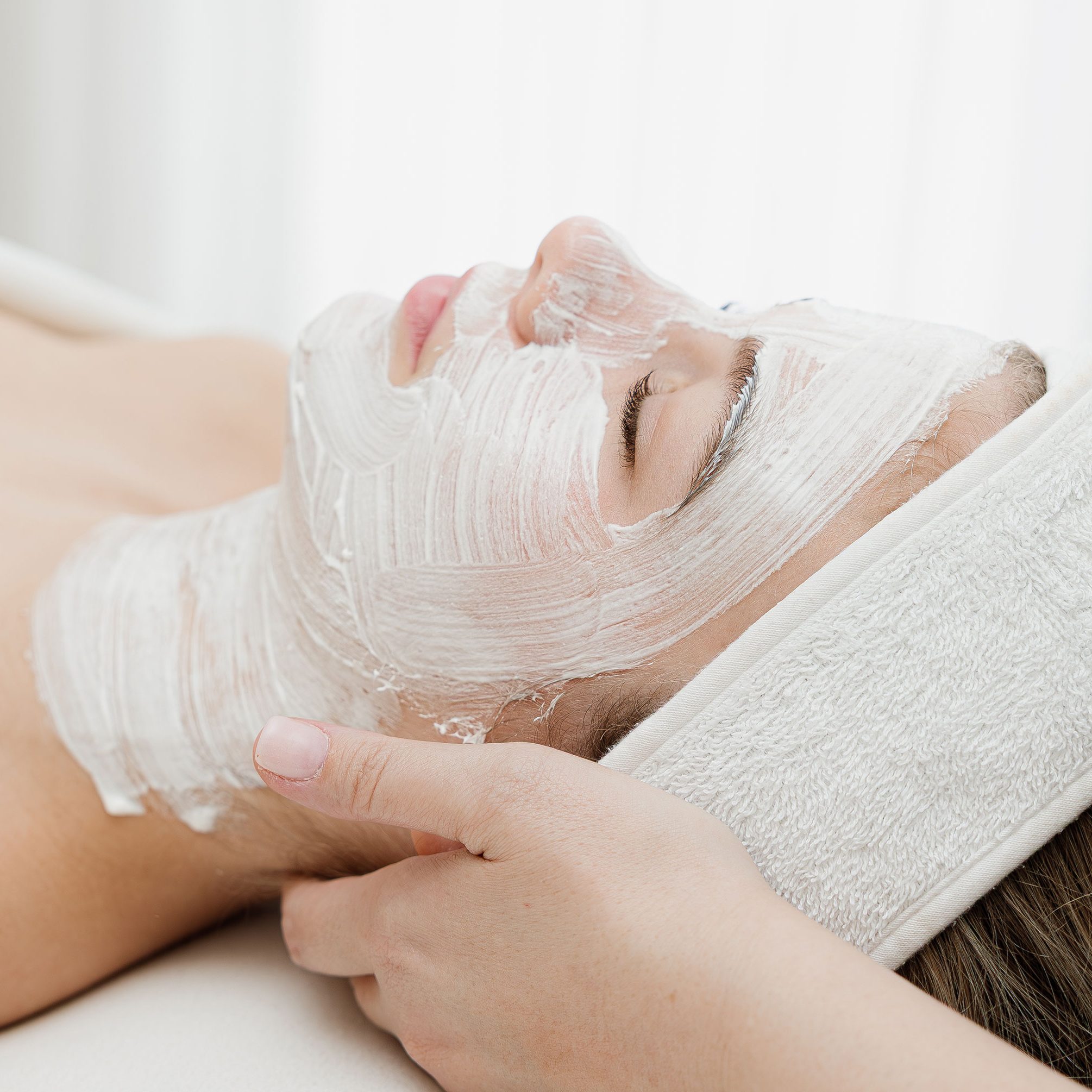 photo-soin-visage-facial-maison-beaute-julie